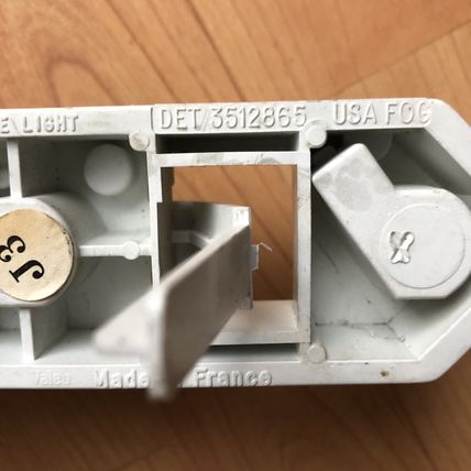 Volvo 3512865 Lower Tail Lamp Bulb Socket Left Right 850 850R V70 R XC70 Wagon