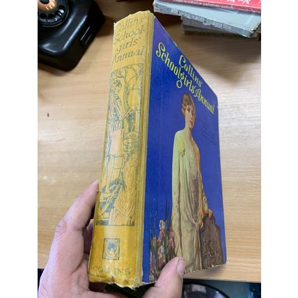 c1930 "COLLINS' SCHOOLGIRLS' ANNUAL" ILLUSTRATED LARGE HARDBACK BOOK (P5)