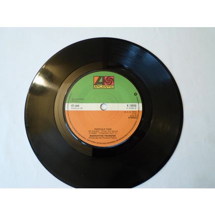7" 1976.MANHATTEN TRANSFER. CHANSON D' AMOUR.ATLANTIC K 10886. VERY GOOD PLUS