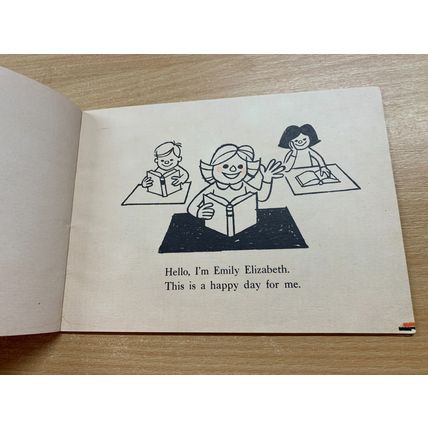 1966 CLIFFORD TAKES A TRIP NORMAN BRIDWELL ILLUSTRATED THIN PAPERBACK BOOK (LL)