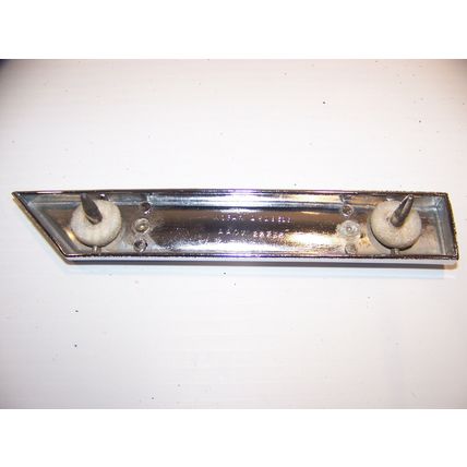 1965 CHRYSLER NEW YORKER RH FINISH PANEL EMBLEM #2528516