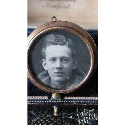 Antique Vintage Edwardian 1900-s Rolled Gold Locket Pendant with Photographs.