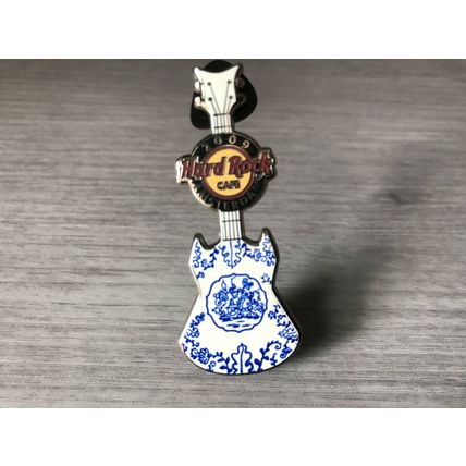 Hard Rock Cafe AMSTERDAM 2009 Delft Pottery Pin VERY RARE LE 250 Guitar - HRC