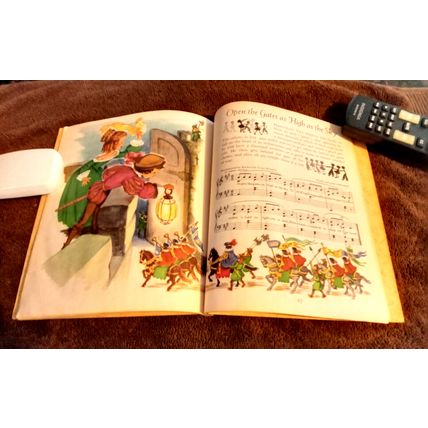 Old Vintage Original Little Golden Book Singing Games (E) Fifth Edition 1947