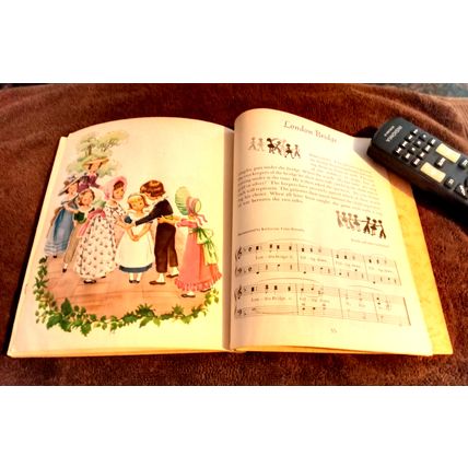 Old Vintage Original Little Golden Book Singing Games (E) Fifth Edition 1947