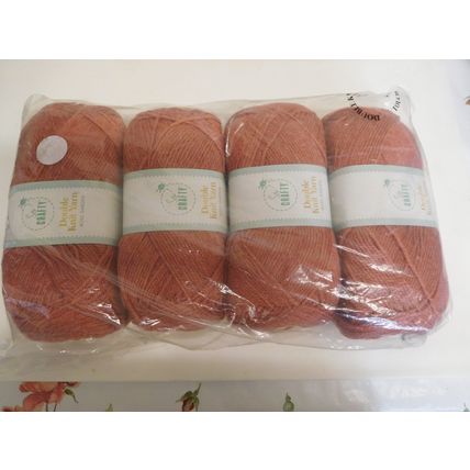 So Crafty double knitting yarn 4 x 100gr balls Rose Garden colour