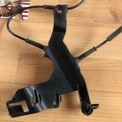OEM Land Rover LR001056 LR2 Left Front Wheel ABS Sensor + Bracket LR001061