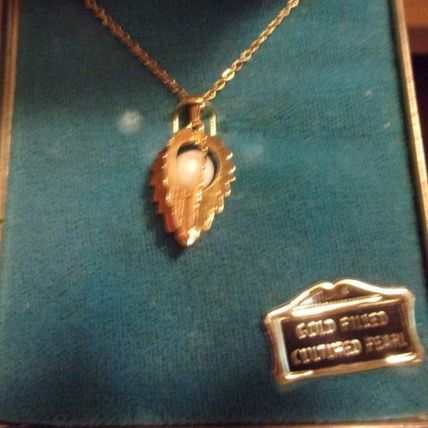 Vintage 50s 60s Cultured Pearl Pendant Gold Filled on 18" chain Signed