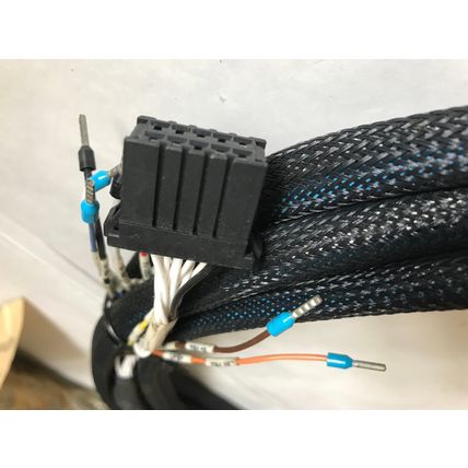 NEW FANUC ROBOTICS EE-4526-671-001 SERVO CABLE, 17 FEET CASCADE VALVE Y35119,SR