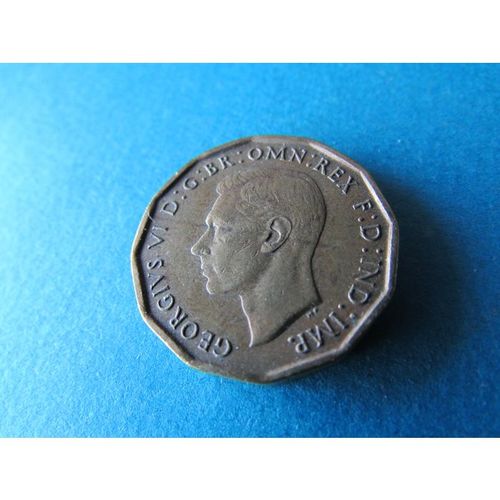 1945 GEORGE VI BRASS THREEPENCE - COIN - 4 FREE POST. AB
