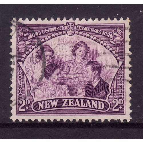 NEW ZEALAND 1946 SG670 2d PURPLE THE ROYAL FAMILY FINE USED#4