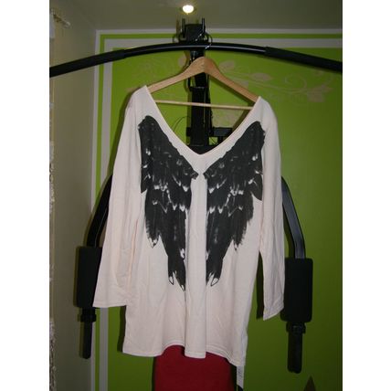 Salmon woman long sleeve top size 16 with printed angel wings decal. 95