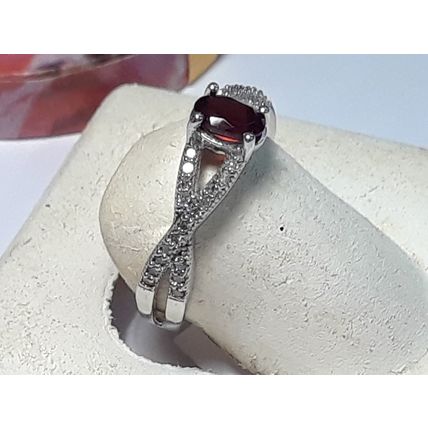 Natural Diamond & Oval Garnet .55ctw X sides design 10KT White Gold Ring #19967