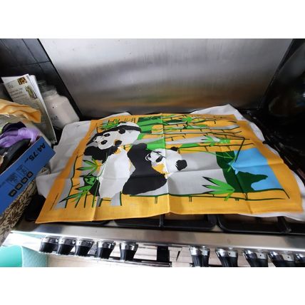 VINTAGE WORLD WILD LIFE PANDA TEA TOWEL