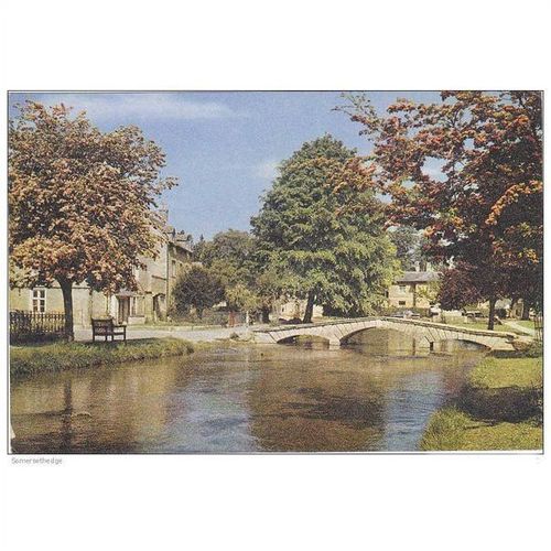 Bourton On The Water Gloucestershire Postcard (GLO3374)