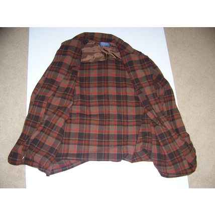 PENDLETON WOOL BUTTON FRONT SHIRT MENS MEDIUM BROWN PLAID PORTLAND, OREGON