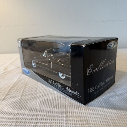 Welly 1953 Cadillac Eldorado 1/27 Collection Black Convertible Diecast New
