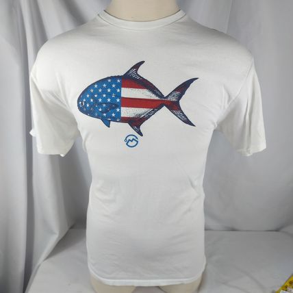 Delta Pro Mens White S/S T-Shirt "Patriotic Fish" Sz XL Measurements Below