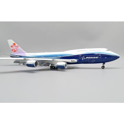 B747-400 DREAMLINER CHINA AIRLINES REG: B-18210 - REG: B-18210 W/S - PRE ORDER