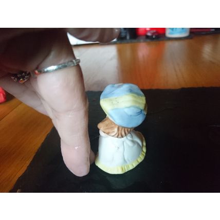 Little girl figurine