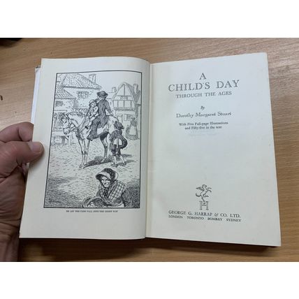 RARE* 1941 1ST EDITION A CHILD'S DAY THROUGH THE AGES FICTION HB BOOK (P3)