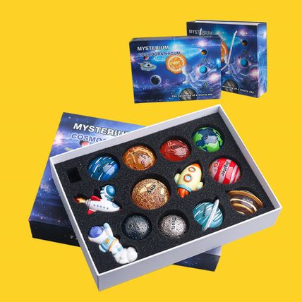 Planet Astronaut Magnet Fridge Magnet