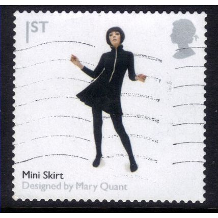 GB 2009 QE2 1st British Designs Mini Skirt used S/Adhesive SG 2915 ( M1088 )