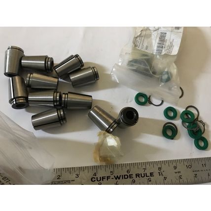 LOT 12 FL-TOOL 4000-E5217 HOLDERS,4000-M13.25,FL 4002 .6563"/16.67MM COLLETS,EM