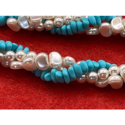 Avon 1983 Turquoise & White Twist Necklace