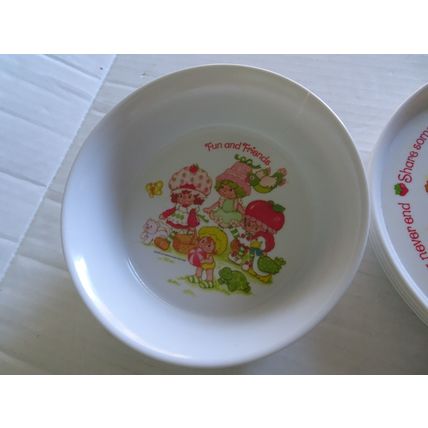 SiLite - Strawberry Shortcake - Melamine Bowls & Plates 3242, 3101 Vintage 1982