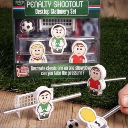 FOOTBALL PENALTY SHOOT OUT DESKTOP STATIONERY BRAND NEW