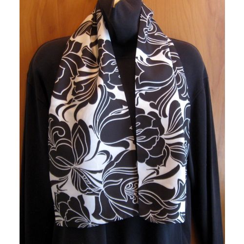 8 1/2" x 45 1/2" Hair Tie/Hat Band Black & White Floral Scarf