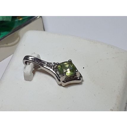 Estate .45ctw Natural Cushion Cut Peridot & Diamond 14Kt White Gold Pendant20593