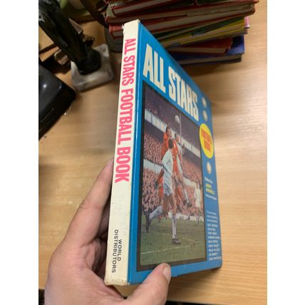 1969 "THE ALL STARS FOOTBALL BOOK No.9" UK SOCCER ANNUAL HARDBACK BOOK (P4)