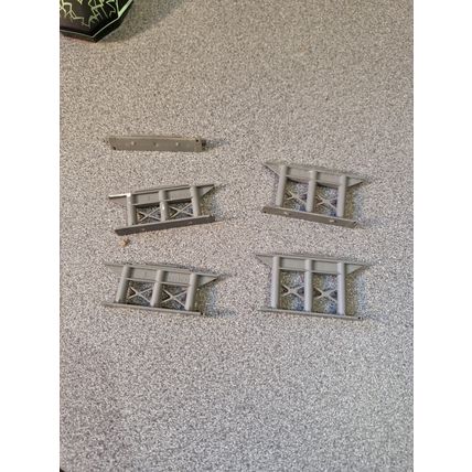 HORNBY Track Supports 2 x R658 (40), 2 x R658 (30), 1 x R658 (10)