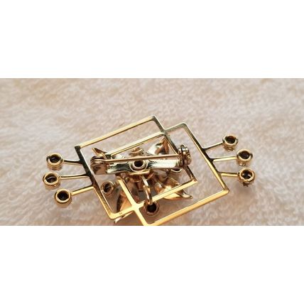 Vintage Gold Tone Square Flower Brooch