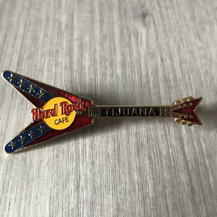 TIJUANA RED Blue stars V neck Guitar Pin Hard Rock Cafe LOVELY Pin RARE VGC