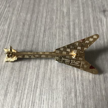 TIJUANA RED Blue stars V neck Guitar Pin Hard Rock Cafe LOVELY Pin RARE VGC