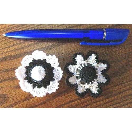 Button flowers #bf012 lot of 2 crochet decoration adornment embellishment motif