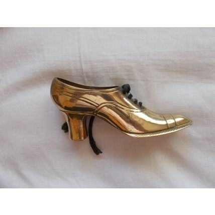 PIN CUSHION BRASS / LADYS HEELED SHOE (23/05) NO CUSHION