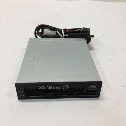 XIGMATEK Xi-Bay 3 USB3.0/2.0 Multi-Memory Card Reader With 2.5" HDD Dock