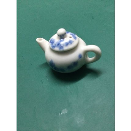 Teapot White with Blue Flowers (1) 1:12th scale miniature