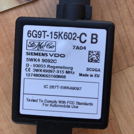Jaguar XF XJ Keyless Entry Radio Antenna Receiver Module 6G9T15K602CB Rover LR2