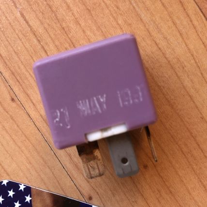 Volkswagen VW Audi Relay 431951253G OEM #381 Purple D2