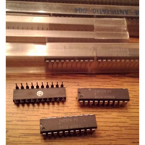 Lot of 39: Fairchild 74F374PC