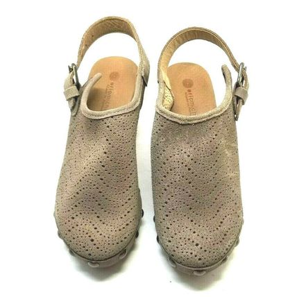 Eric Michael Clogs Shoes Eric Michael Julia Color: Brown Size 5.5 (GG)