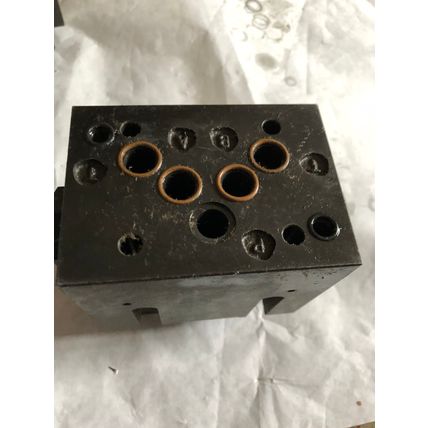NEW PARKER HANNIFIN D3P20B2V-30 DIRECTIONAL CONTROL VALVE,BS
