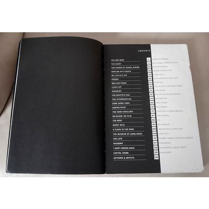 It's Dark in London : A graphic Collection of Short Stories : fine minus