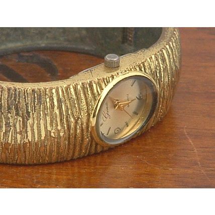 Pre-Owned Women’s Gold Color Geneva Fancy Bracelet Analog Watch