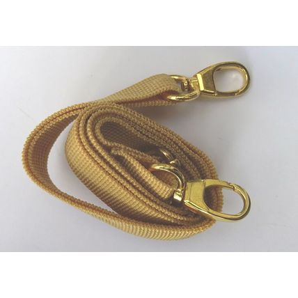 Chocolate Labrador shaped hand or shoulder bag by Faithful Friends Collectables